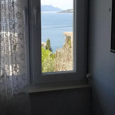 - Sobe Cosic * Neum